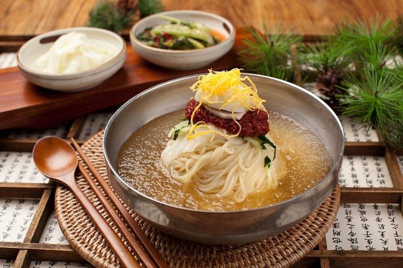 HanNam-Mul Naengmyeon (물 냅면) – Mì Lạnh Nước