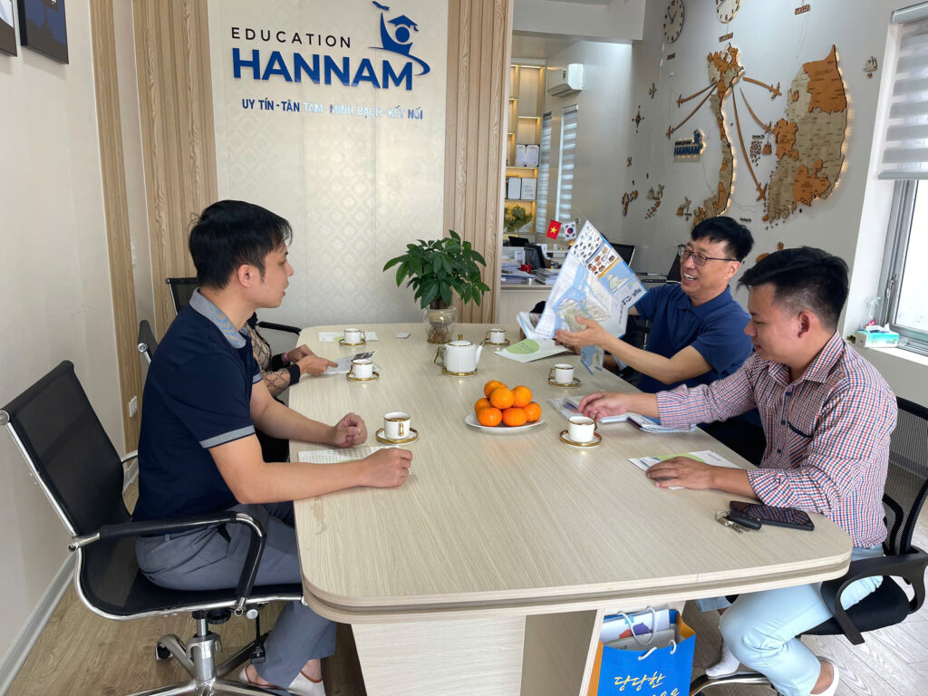 Du học HanNam và Đại học Nữ sinh Busan trao đổi về định hướng hợp tác tuyển sinh và học bổng